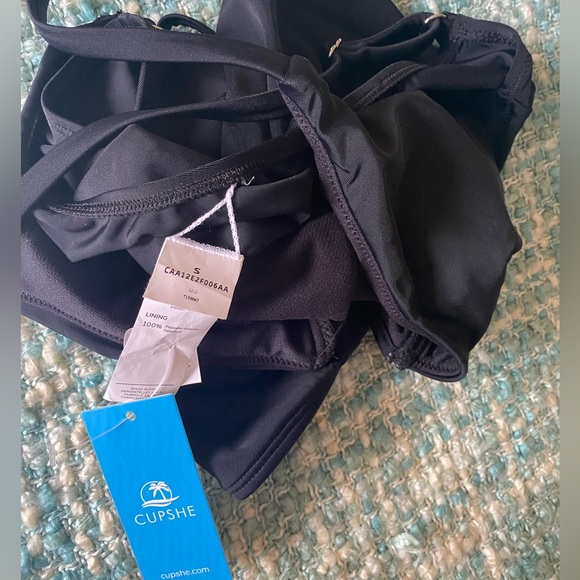 Deep V Neck Crisscross One-piece Swimsuit - Picture 5 of 5